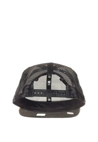 Schwarze Mesh-Baseballmütze mit einem einfarbigen schwarzen Vorderteil. Verstellbarer Riemen hinten mit mehreren Löchern für eine sichere Passform. Flaches Schirmdesign.