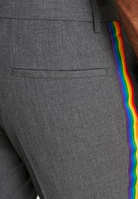 Lindbergh Tygbyxor - light grey