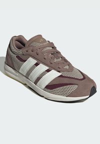 adidas Sportswear Tenisky - trace brown   off white   maroon