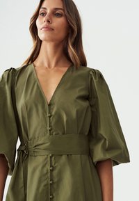 CALLI RAVENNA MIDI  - Maksikleit - khaki