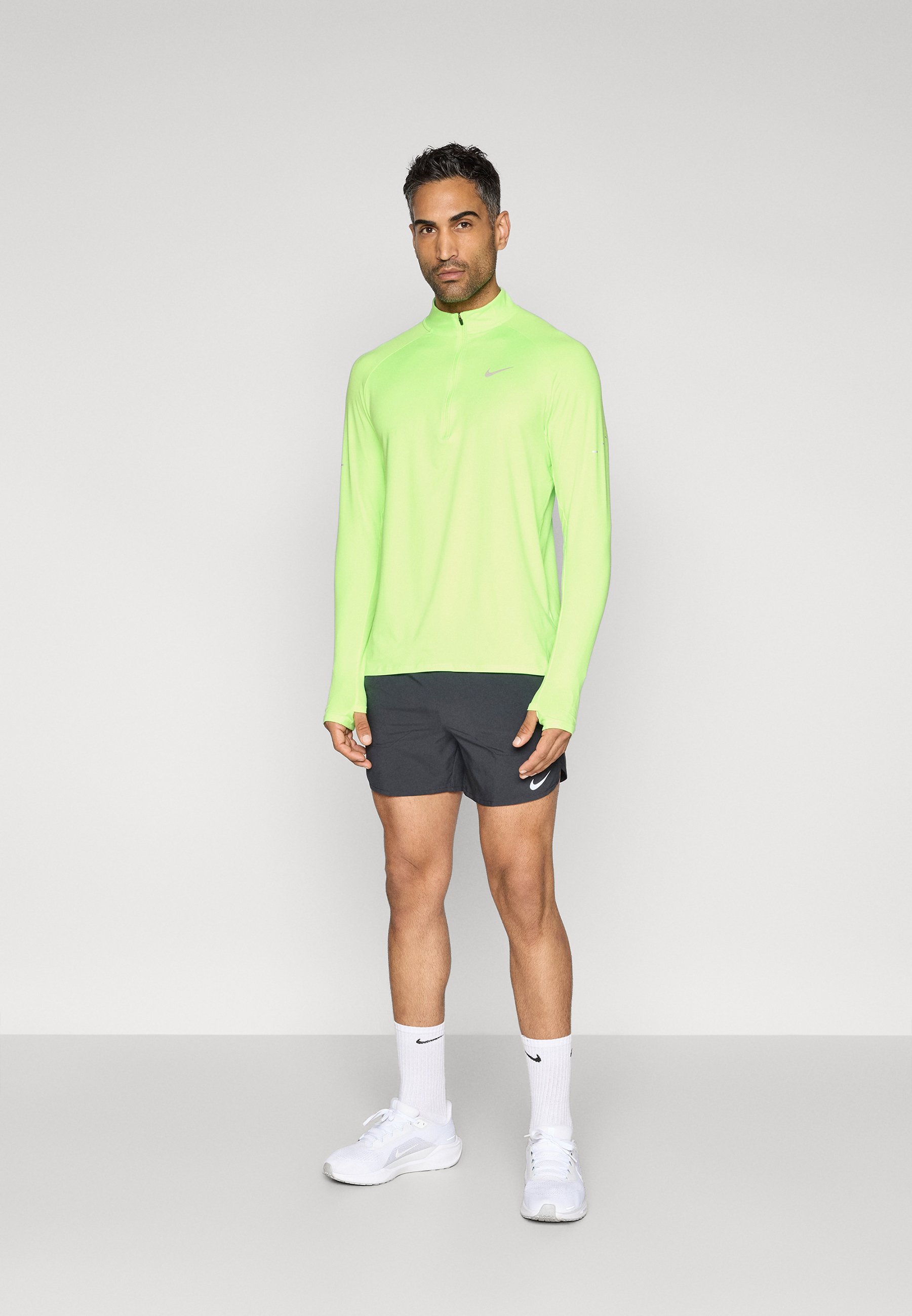 Nike Performance STRIDE MIDLAYER - Langarmshirt - lime blast