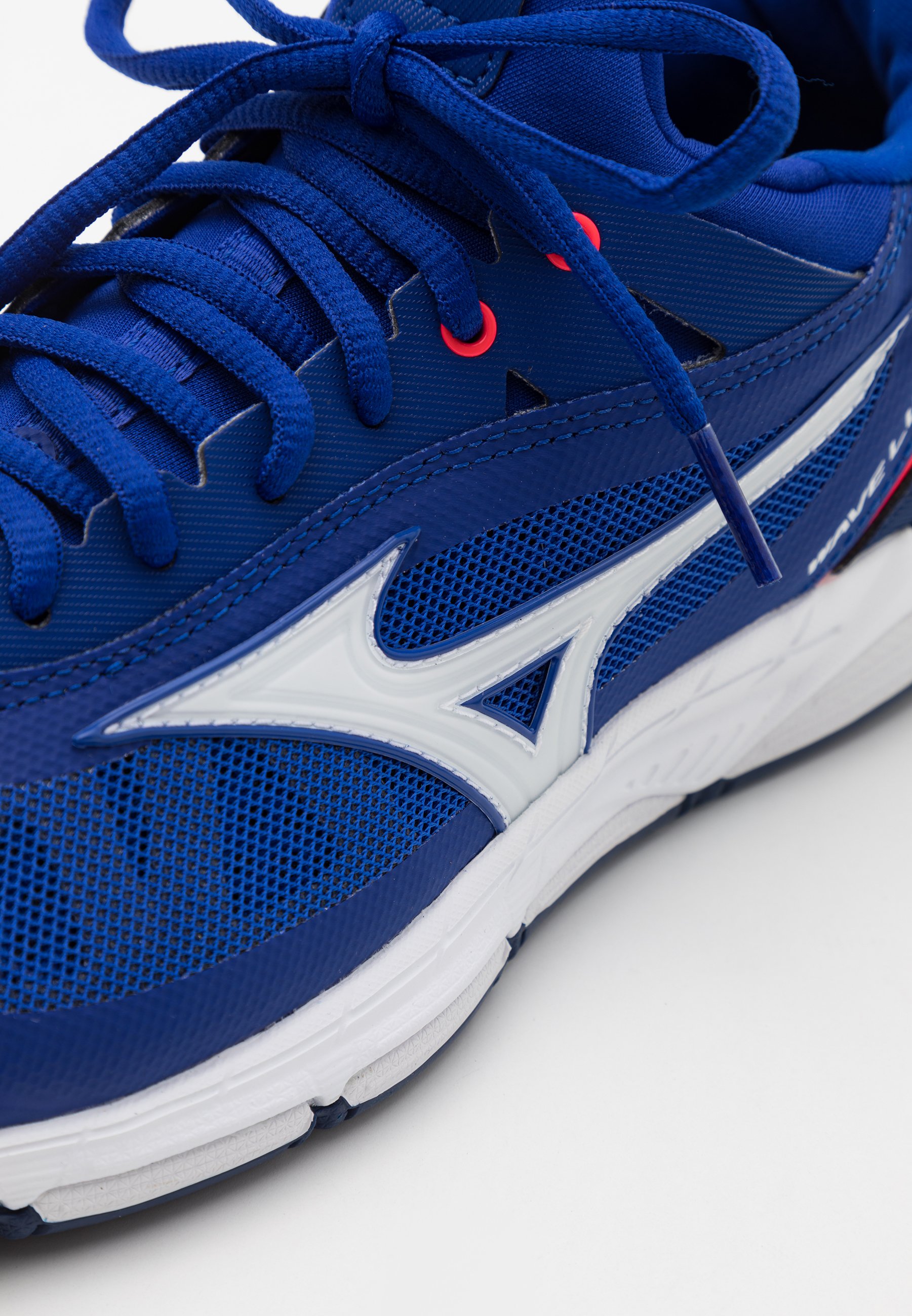 mizuno pink volleyball shoes