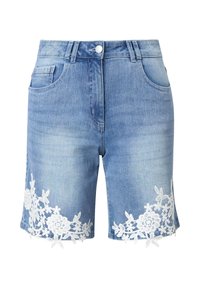Helle blaue Denim-Shorts mit hoher Taille, verziert mit weißen gestickten Blumenmotiven am Saum. Klassisches Fünf-Taschen-Design.