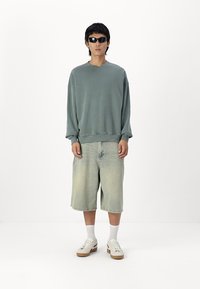 Abercrombie & Fitch ESSENTIAL - Sweatshirt - balsam green