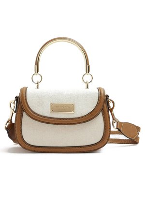 Petit sac à main en tissu beige et marron avec poignée en métal doré, bandoulière amovible et plaque logo River Island sur le rabat avant.
