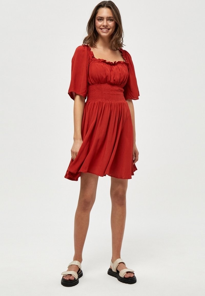 Desires DEBBI SMOCK - Day dress - burnt red/red - Zalando.de