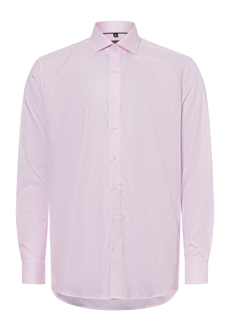 Camicia a maniche lunghe di un tenue rosa, realizzata in un tessuto morbido, con abbottonatura frontale, colletto classico e orlo leggermente curvo.