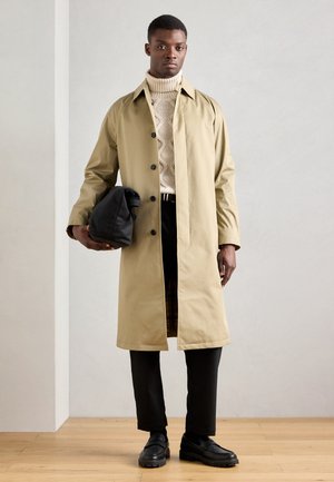 Rank 12: Isaac Dewhirst - MACINTOSH COAT - Classic coat