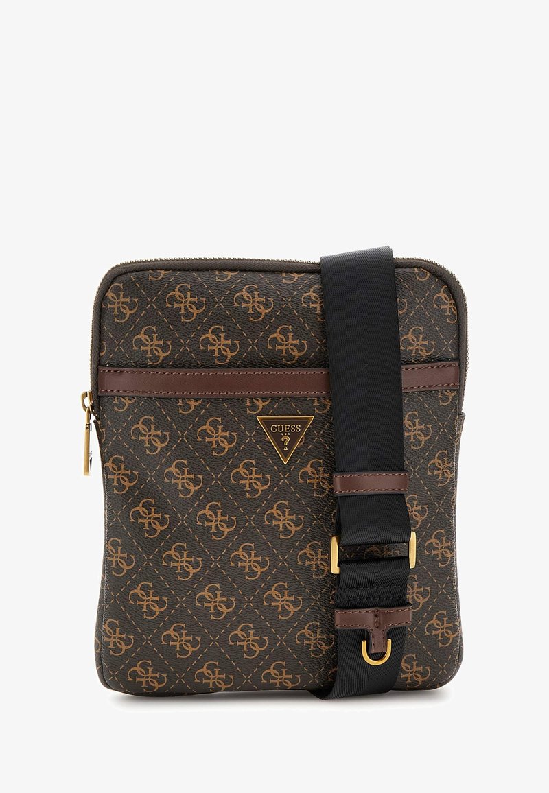 Borsa a tracolla marrone con motivo, dal design elegante, dotata di un logo in tonalità oro, dettagli marroni, chiusura con zip e tracolla nera regolabile.