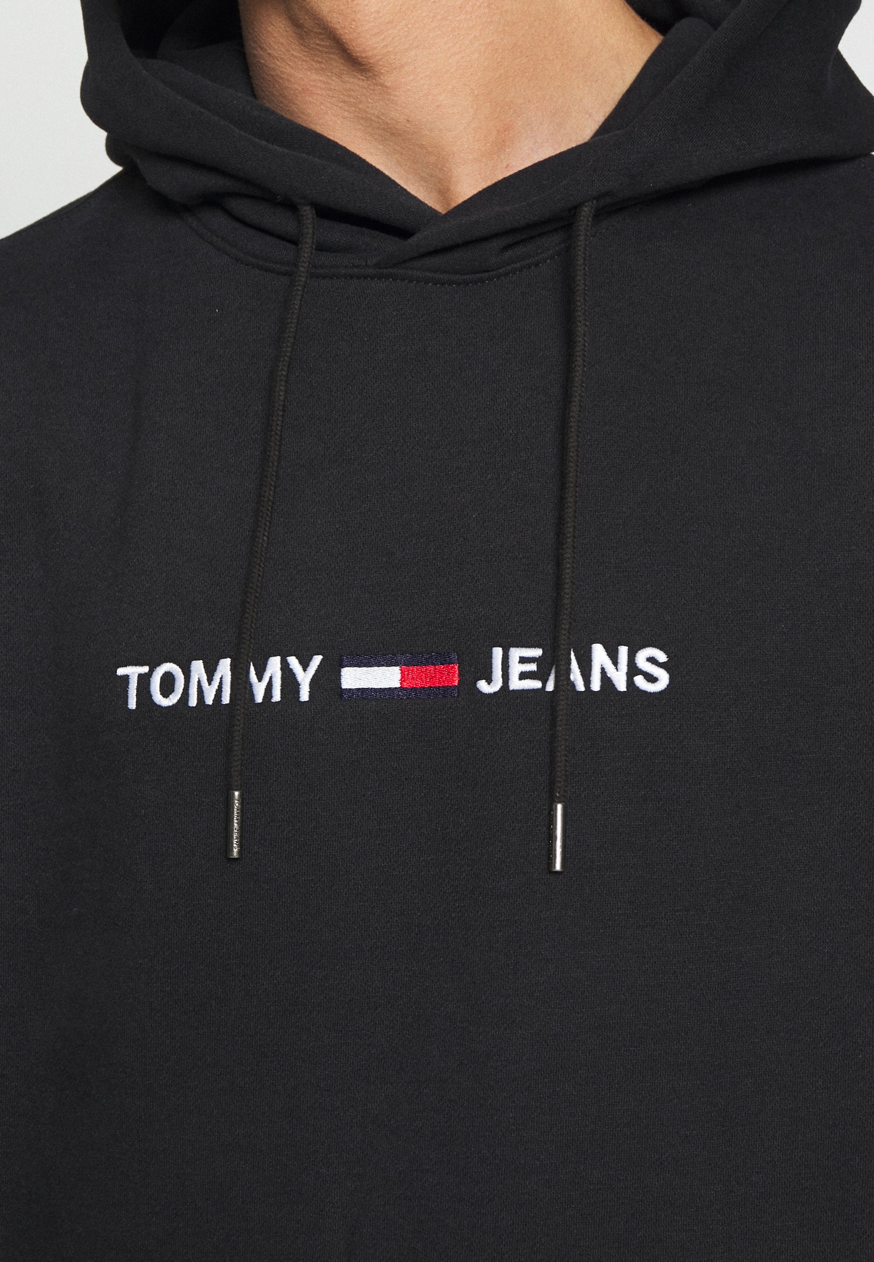 black tommy jeans hoodie