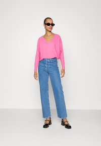 ONLY ONLRICA LIFE L/S V-NECK - Pulóver - azalea pink