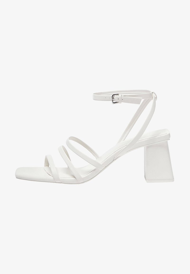 PULL&BEAR Sandales - white
