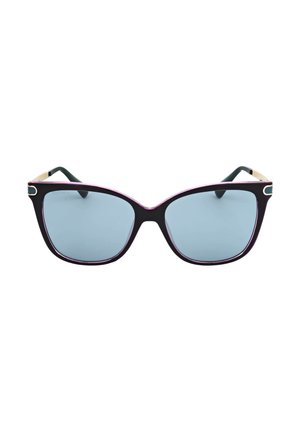 Occhiali da sole neri a forma di occhio di gatto con lenti azzurro chiaro e sottile bordo rosa lungo il bordo superiore e i lati della montatura.