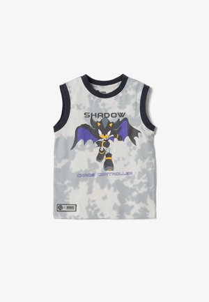 Ärmelloses graues Camouflage-Shirt mit schwarzer Einfassung, das Shadow the Hedgehog mit violetten Flügeln und dem Schriftzug „Shadow Chaos Controller“ zeigt.