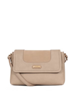 Beżowa prostokątna torba na ramię z przednią klapą, subtelnymi przeszyciami i regulowanym paskiem z ozdobnymi złotymi klamrami.