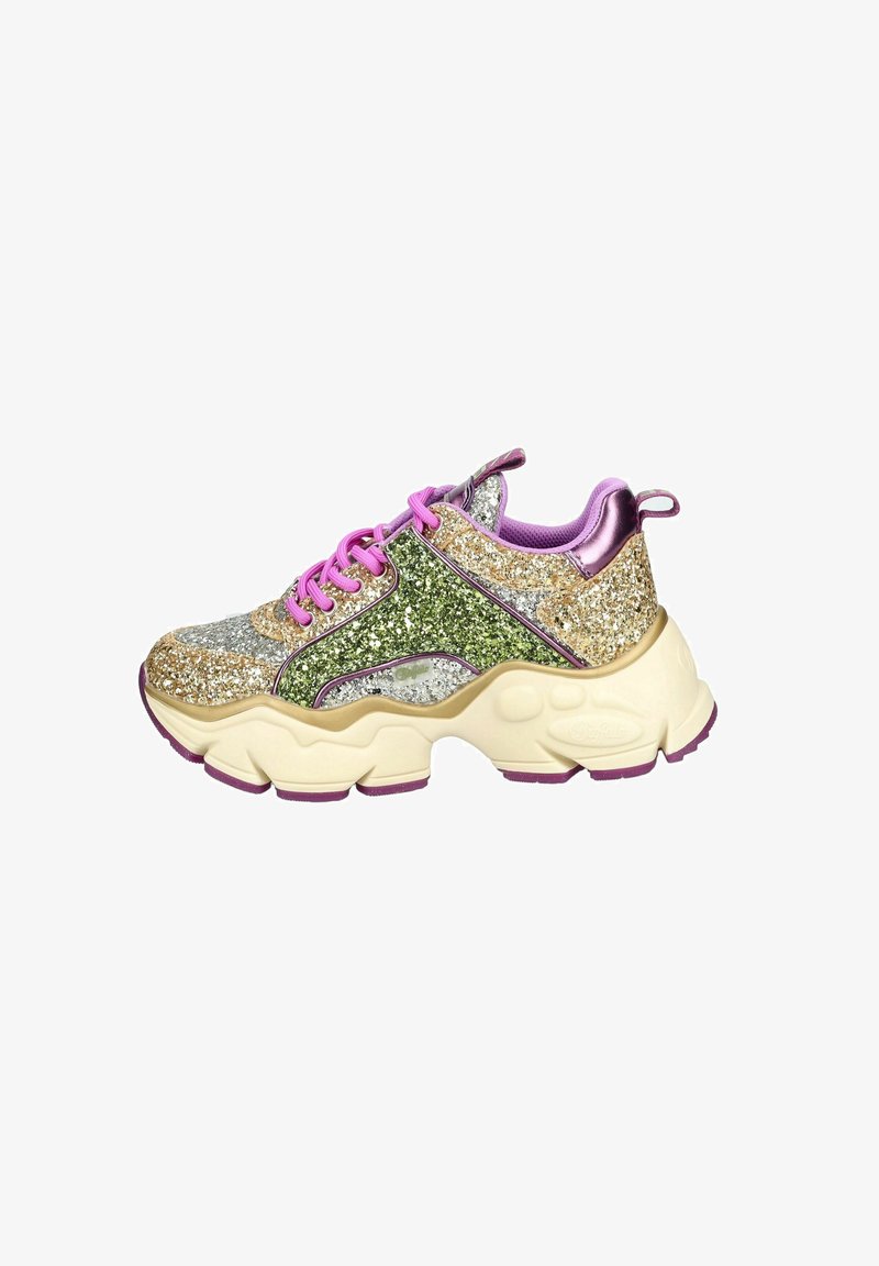 Mitmevärviline tennisetoss, millel on sädelevad osad hõbedasest, rohelisest ja kuldsest, roosa paeltega, metallikaktsentidega ja mahukas kreemjas tallaga.