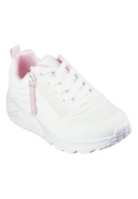 Baskets de sport blanches avec surface perforée, accents roses, fermeture à lacets et zip sur le côté. Semelle texturée pour une meilleure adhérence et un amorti.