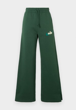 Mörkgröna vida sweatpants med elastisk midja, dragsko, sidofickor och tealbroderad Nike-logga på vänster lår.