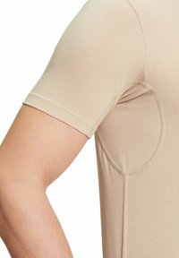 FALKE DAILY CLIMATE CONTROL OUTLAST® V NECK - Hemd - camel