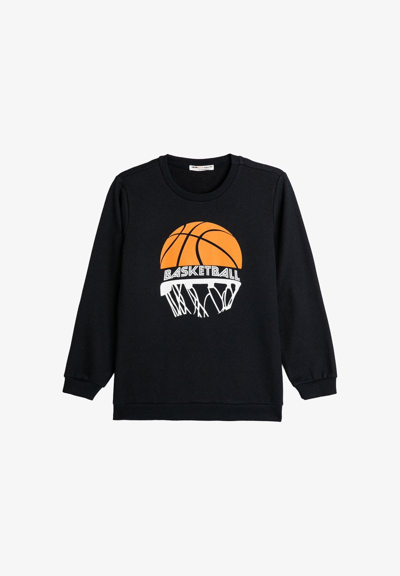 Zwart longsleeve sweatshirt met een oranje basketbalafbeelding en een wit basketbalnetdesign met het woord "BASKETBALL" in het midden.