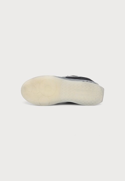 Off-White END OF PLAY WORN OUT EFFECT - Trainers - black/white — photo 5