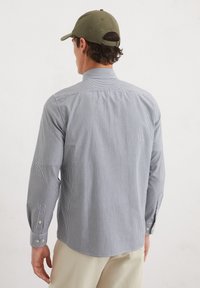 Thumbnail Image 3
