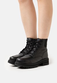 Clarks ORIANNA MID - Veterboots - black