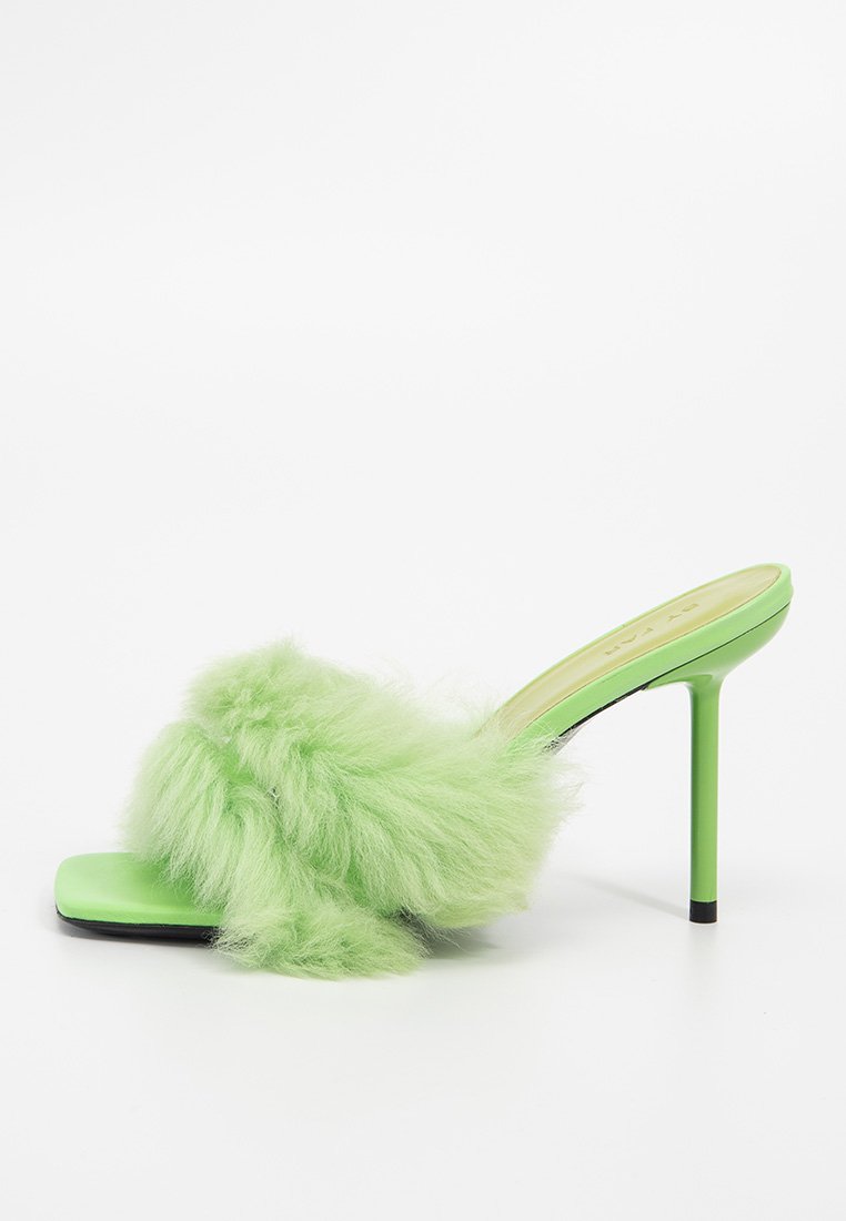 BY FAR Muiltjes met hak groen BY FAR Muiltjes met hak groen