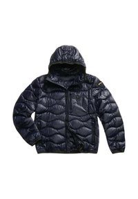 Giacca trapuntata blu navy con cappuccio, cerniera frontale, tasca con zip sul petto, due tasche laterali con zip e patch con logo sulla manica sinistra.