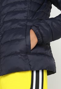 ONLY ONLTAHOE HOOD JACKET - Casaco leve - night sky