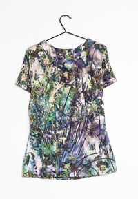 Kortærmet skjorte på en bøjle, med et blomsterdesign i grønne, lilla og beige nuancer. Letvægtigt stof med rund halsudskæring.