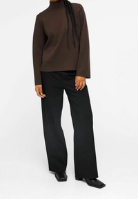 Object Jumper - brown