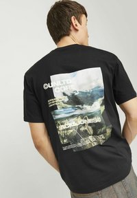 Jack & Jones GEDRUCKT RUNDHALS - T-shirt print - black