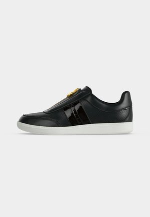 MICHAEL Michael Kors, JOVIE ZIP SLIP ON - Маратонки - black