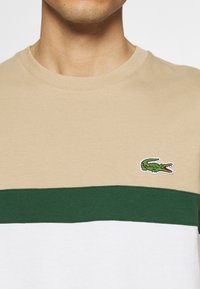Lacoste T-shirt z nadrukiem