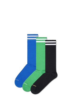 Drei Paar Sportsocken: ein blaues, ein grünes mit weißen Streifen und ein schwarzes. Jede hat eine gerippte Textur und einfarbiges Design.