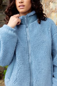 BDG Urban Outfitters OLIVE BOXY  - Flisinė striukė - blue