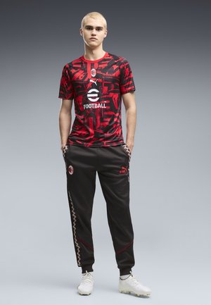 Puma, Fodboldtrøjer - for all time red- black