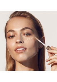 ESTÉE LAUDER DOUBLEWEAR FLAWLESS CONCEALER 7ML - Concealer - 2C light medium