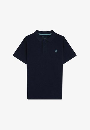 Polo shirt bleu marine en coton avec un col, des manches courtes et un petit emblème de skull turquoise sur la poitrine gauche.