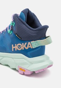 HOKA TRAIL CODE GTX - Pārgājienu apavi - foggy night/aqua breeze