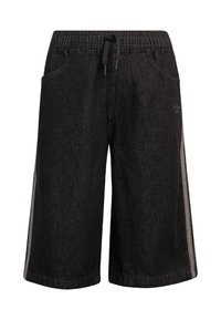 Shorts in denim nero con vita elastica e coulisse. Presentano tasche laterali e strisce verticali lungo i lati.