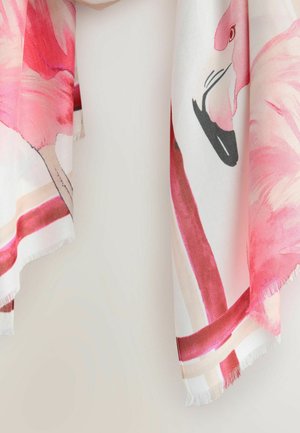 Fular roz cu un design de flamingo, având efecte de acuarelă. Materialul este ușor, cu margini franjurate și accente subtile în dungi.