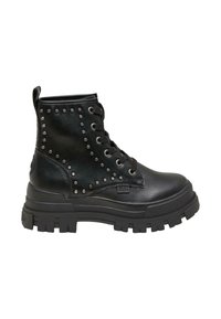 Botte de combat en cuir noir avec semelle épaisse à crampons, lacets à l'avant, détails à clous métalliques et languette à l'arrière.