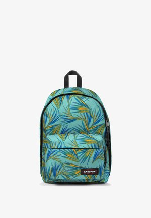 Zaino turchese con motivo di foglie verdi e arancioni, chiusura con zip, tasca frontale e manico nero. Realizzato in tessuto resistente.