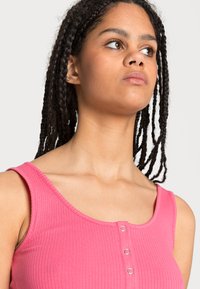 Pieces PCKITTE TANK - Top - fruit dove