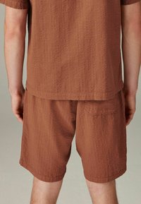 Next DOCK - REGULAR FIT - Shorts - rust brown