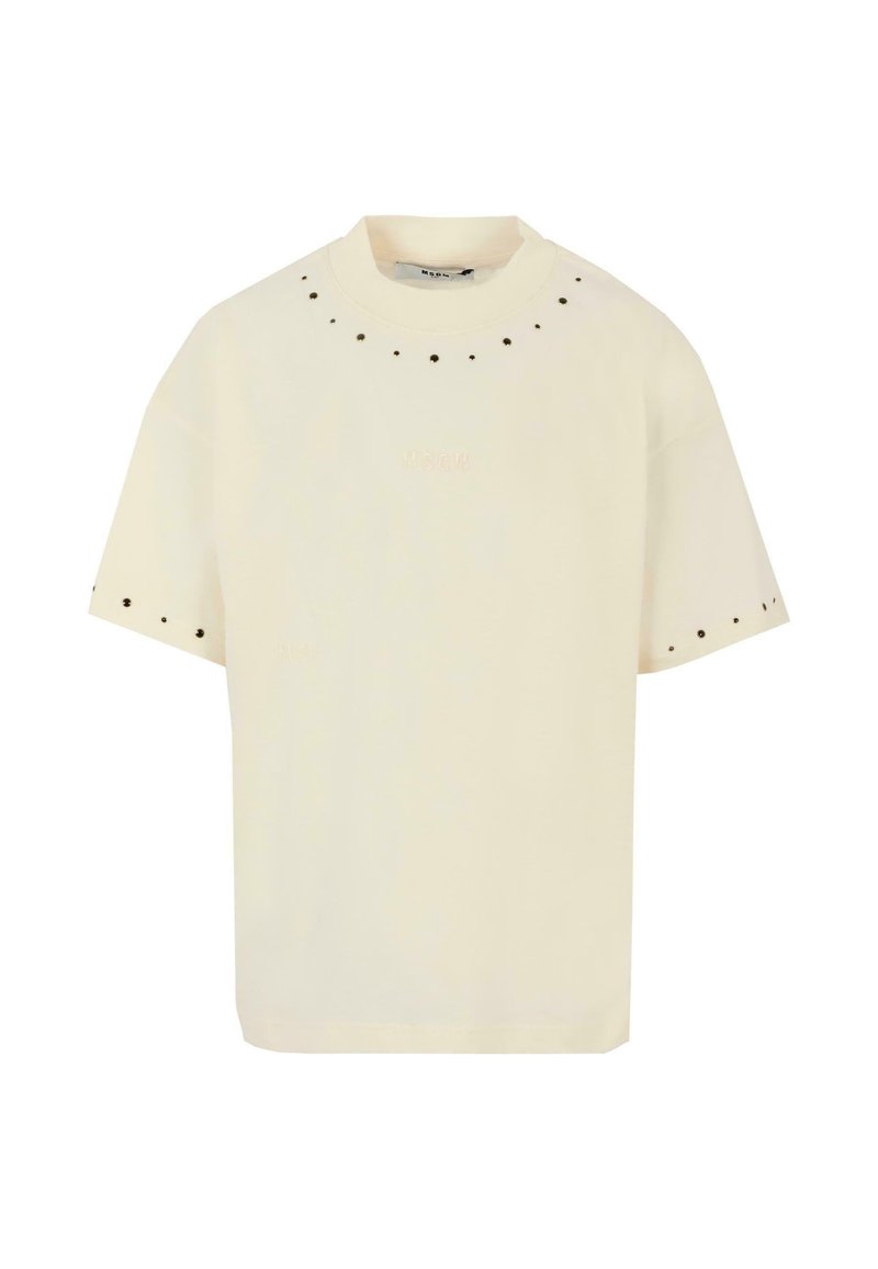 Lichtcrème T-shirt met korte mouwen en een ronde hals, voorzien van kleine zwarte studs op de schouder en een geborduurd logo op de voorkant.