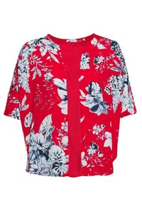 Punainen kukallinen kimono-tyyppinen yläosa, jossa on suuria valkoisia ja sinisiä kukkakuoseja, lyhyet hihat ja avonainen etuosa, jossa on teksturoitu kaula-aukko.