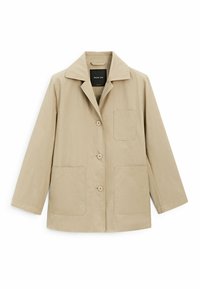 Beige jakke lavet af letvægtsstof, med en spids krave, knaplukning foran og to frontlommer. Ren, minimalistisk design.